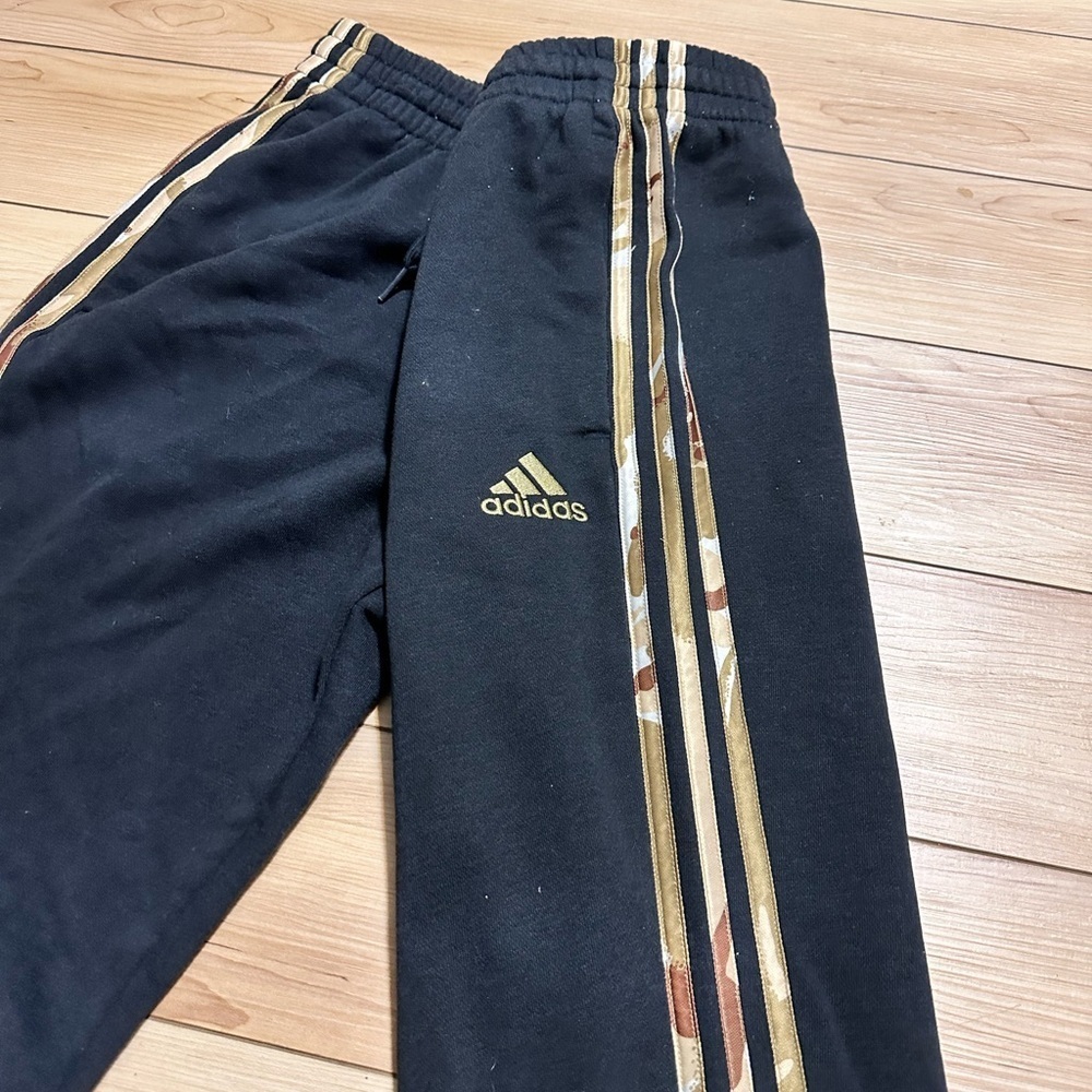 Adidas Sweatpants - Picture 2 of 6